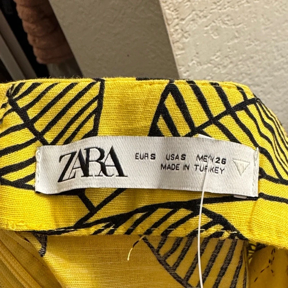 Zara Yellow Leaf Print Women's Skirt size Small